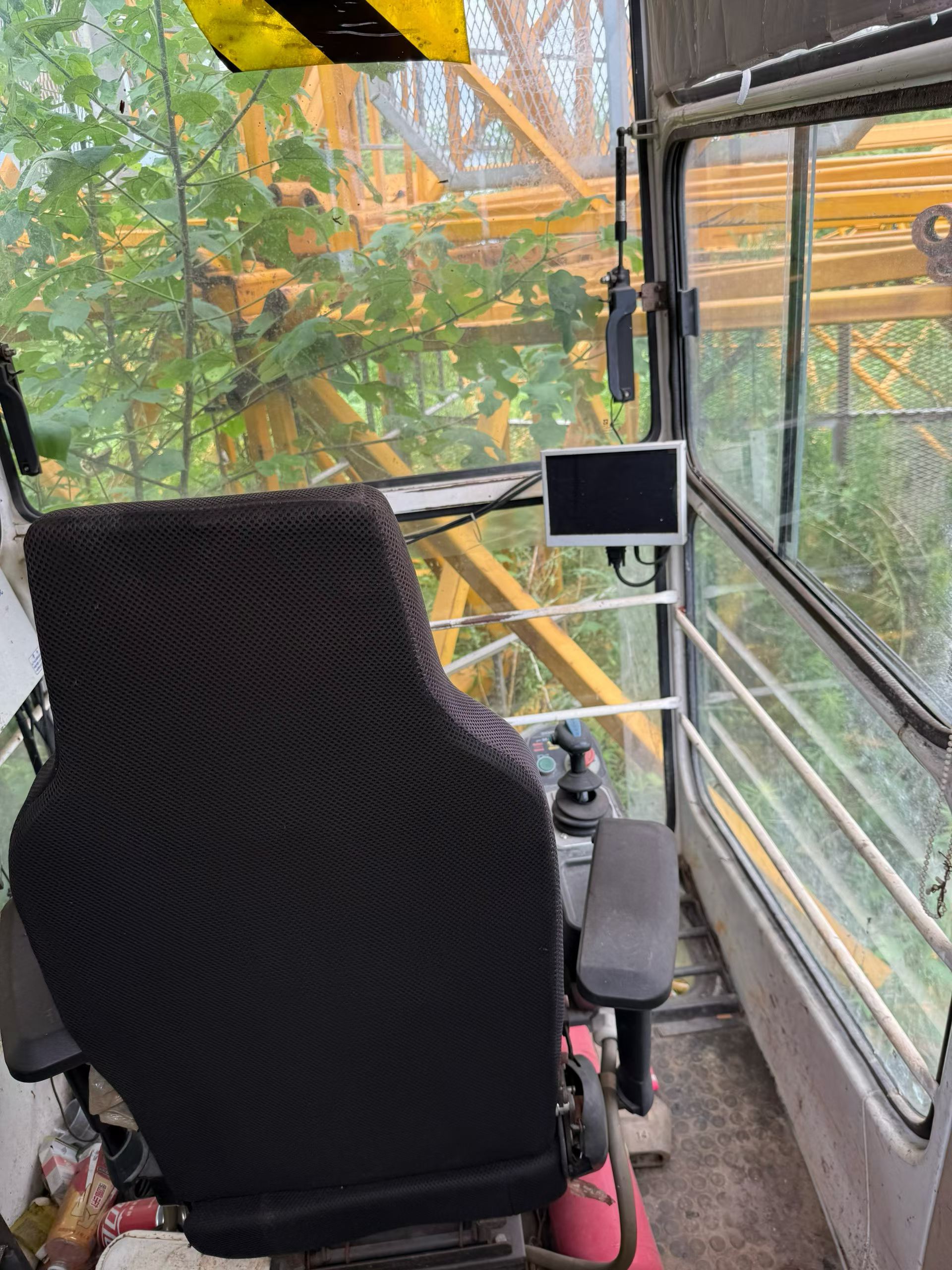 Zoomlion 6515-10B operator cabin